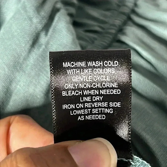 Trixxi by Francesca’s Sage Green Ruffled Sleeveless Mini Dress Size XL - Picture 8 of 8